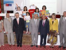 Tütev, 'Kayıt Dışı İstihdam' Konulu Yarışmanın Ödüllerini Verdi