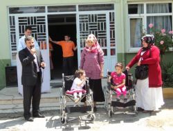 En Güzel Karne Hediyesini Arkadaşları Verdi