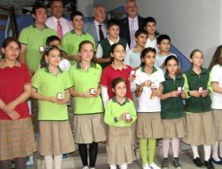 Safvetli Başarılı Öğrenciler Altınla Ödüllendirildi