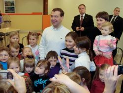 Üç Çocuğu Olan Ailelere Arsa Dağıtacak