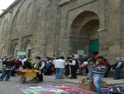 Camiler İşportacılardan Arındırılamıyor