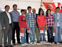 Denizli Ticaret Odası'nın İlköğretim Okulu İlk Mezunlarını Verdi