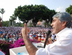 İsdemir İşçileri Grev Hazırlığında..