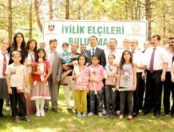 Diyarbakır’ın ‘iyilik Elçileri’ Yemekte Buluştu