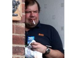 Siğilini Silahıyla Yok Etmeye Çalışırken Parmağından Oldu