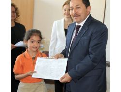 Vali: Karnesinde Düşük Not Olan Çocukları Cezalandırmayın