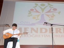 Özel Menderesli Minikler, Yeteneklerini İngilizce Sergiledi