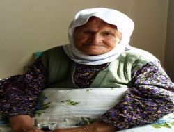 105 Yaşında Torunlarının Torunlarını Gördü