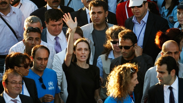 Jolie Hatay'daki mülteci çadırındaydı..