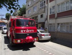 Evde Kağıt Yaktı, Yangın Paniğine Sebep Oldu