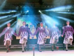 Samsun'da Türkçe Olimpiyat Coşkusu Salona Sığmadı