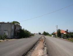 Döşemealtı İlçesinde Yol Çalışmaları Devam Ediyor