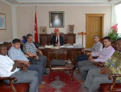 Orta Afrika Cumhuriyeti Türk Koleji Vali Sodan’ı Ziyaret Etti