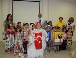 Plastik Atıklardan Elde Ettikleri Gelirle Tekerlekli Sandalye Aldılar