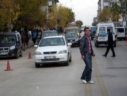 Cumhuriyet Caddesi'neki Otopark Yasağına Uymayanlara 61 Tl Para Cezası Kesilecek