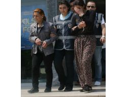 Rize’de Saç Tokası Yöntemi İle Hırsızlık Yapan İki Kadın Yakalandı