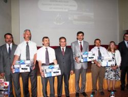 Başarılı Okullar Akıllı Tahtaları Kaptı