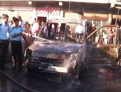 Cizre’de Otomobil Alev Aldı