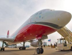 Rus Uçağında 'Yanlış Yangın Alarmı' Paniği