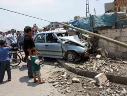 Virajı Alamayan Otomobil Barakaya Girdi