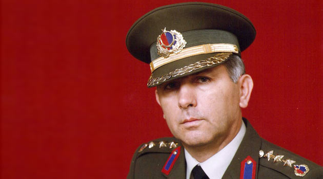 Şok Fotoğraf: Albay'ı Yeşil öldürdü