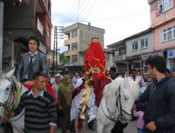 1960’lı Yılların Düğün Geleneğini Bir Kez Daha Yaşattılar