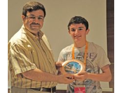 Türkçe'nin Çocuklarından Sünnet Olan Akranları Muhammed'e Sürpriz Ziyaret