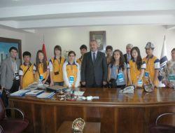 Türkçenin Çiçekleri Büyükşehir Belediyesini Ziyaret Etti