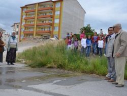 Belediyeden Yenice Mahallesi'ne Üvey Evlat Muamelesi
