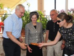 Riccardone, Acı Kahve Mırra İçti