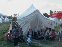 Artçı Sarsıntıların Yaşandığı Simav’da Halk Evlerine Girmeye Korkuyor