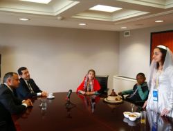 Avea Ceo'sundan Türkçe Çocuklarına Övgü: Bu; Şiir, Şarkı Okumaktan Öte Bir Şey