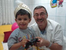 Çocukların Sünnet Korkusunu Playstation Oynatarak Yeniyor