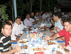 Siirt Öğretmenler Derneği'nden Tayini Çıkan Öğretmenlere Veda Yemeği