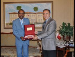 Hintli İşadamları Antalya'ya Yatırım Yapmak İstiyor