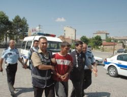 Amcasının Eşini Kolonya İle Yaktı