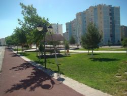 Mahalle Sakinleri Parktaki Çay Evinde Dinlenecek