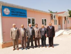 Anasınıfı Yaptıran Hayırsever Çetinkaya’ya Plaketle Verildi