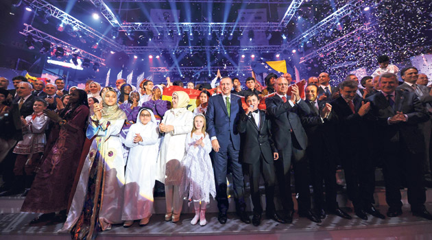 Alkışlar Türkçenin Çocuklarına..