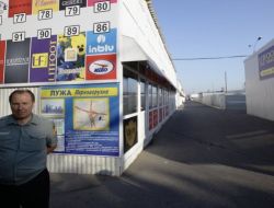 Moskova'da Kapatılan Lujniki Pazarı Yıkılmaya Başladı