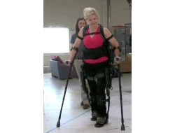 19 Yıllık Felçli Hasta ‘biyonik’ Bacaklar İle Ayağa Kalktı