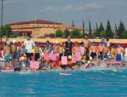 Ceyhan'da Öğrencilere Yüzme Ve Dalma Eğitim